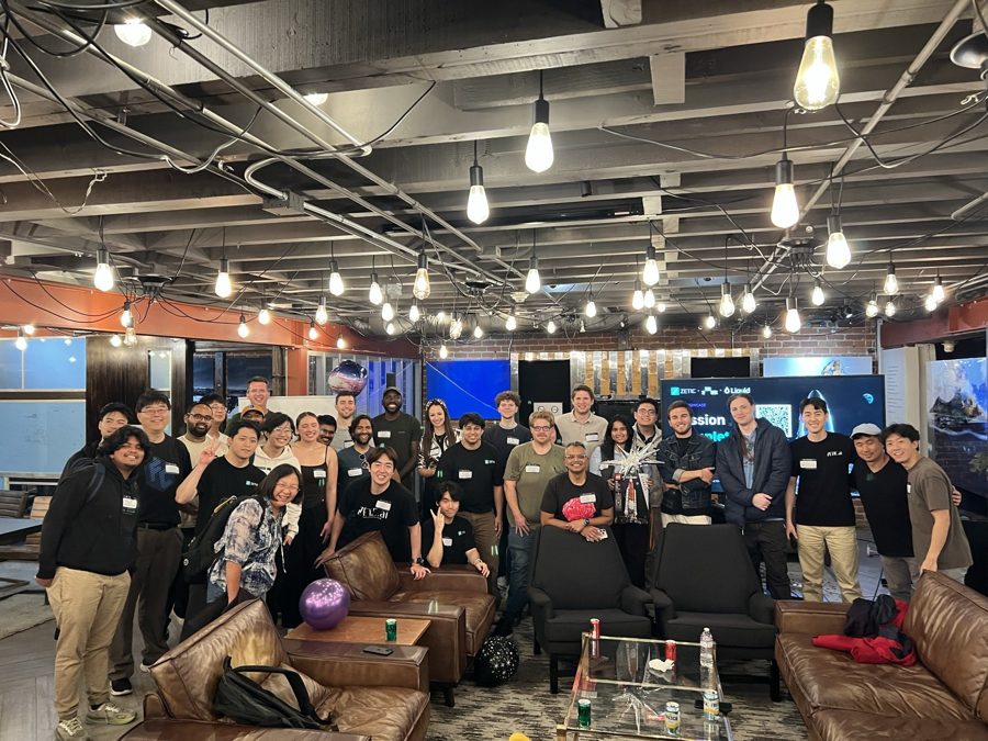 Viviana Márquez with the Houston We Have No Cloud community